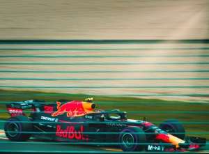 Max Verstappen spune că nu are niciun motiv să plece de la Red Bull