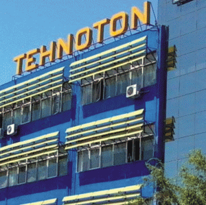 ACTIVITATEA DE BAZĂ A TEHNOTON IAŞI CONSTĂ ÎN FABRICAREA DE APARATE NEELECTRICE DE UZ CASNIC, MAŞINI SEMIAUTOMATE DE SPĂLAT RUFE, DE UZ CASNIC, DAR ŞI ÎN A UNOR PRODUSE PENTRU CONSUM INDUSTRIAL ŞI PROFESIONAL.