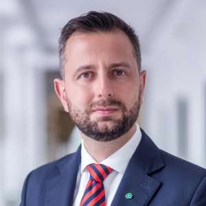 Ministrul Apărării polonez: "Polonia va construi o bază aeriană cu elicoptere de luptă, în apropierea frontierei cu Ucraina"