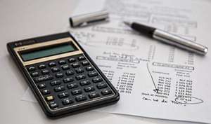 Studiu: Economia subterană provoacă pierderi anuale de aproximativ 80 de miliarde de lei în colectarea taxelor