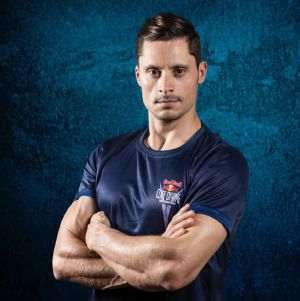 Constantin Popovici, locul 1 în prima etapă din noul sezon al Red Bull Cliff Diving