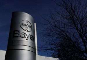 Acţiunile Bayer au crescut vineri cu 11%