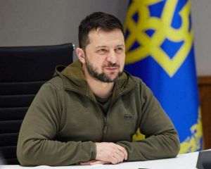 Zelenski va fi primit astăzi de Emmanuel Macron pentru a pregăti summitul privind garanţiile de securitate pentru Ucraina