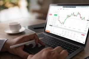 XTB înregistrează profit record de aproape 200 milione Euro în 2024