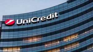 Acţionarii UniCredit aprobă majorarea remuneraţiei directorului general Andrea Orcel, în pofida avertismentelor unor consilieri