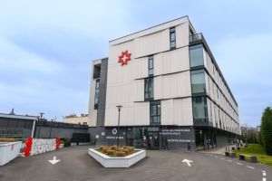 Reţeaua de sănătate Regina Maria semnează cea mai mare tranzacţie de pe piaţa medicală din Europa Centrală şi de Est