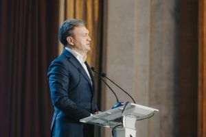 Rusia a cheltuit 200 de milioane de euro pentru a 'cumpăra' voturi la alegerile prezidenţiale, susţine premierul Recean