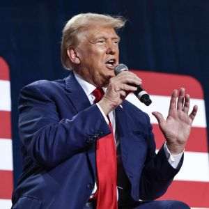 Barack Obama şi Kamala Harris critică politicile lui Donald Trump