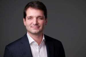 Tendinţele în farma în 2025: Inovaţia şi inteligenţa artificială, pregătite să transforme descoperirea şi dezvoltarea medicamentelor