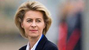 Ursula von der Leyen salută anunţul lui Trump de a suspenda pentru 90 de zile tarifele reciproce