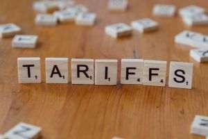 Trump pierde, deocamdată, bătălia tarifelor