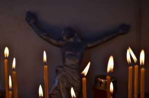 Sfânta Lumină va fi adusă de la Ierusalim sâmbătă