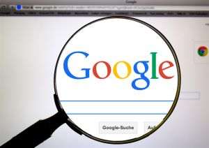 Google, acuzată în Marea Britanie de abuz de poziţie dominantă într-un proces de 5 miliarde de lire