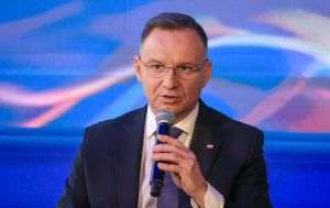 Polonia vrea şi arme nucleare franceze, nu doar americane