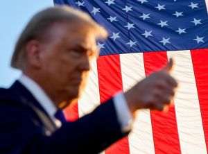 The Guardian: Trump ameninţă cu retragerea din negocierile de pace privind Ucraina