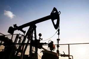 Rusia reduce au aproape 17% previziunile privind cotaţia barilului de petrol Brent în 2025