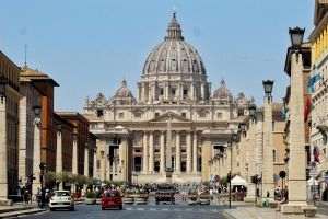 Roma sub asediu: peste 10.000 de forţe de ordine mobilizate pentru ultimul drum al Papei Francisc