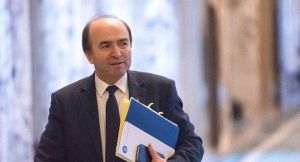 Tudorel Toader: "Deciziile CCR sunt definitive şi nu sunt supuse niciunei căi de atac"