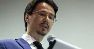 Cristi Danileţ: "O instanţă de judecată nu poate suspenda sau anula o decizie a CCR"