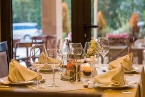 ANSVSA a efectuat controale la peste 2.700 de unităţi din industria alimentară, înaintea minivacanţei de 1 Mai
