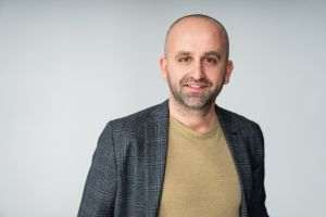 Companiile mici şi foarte mici au crescut numărul de joburi faţă de primele 4 luni din 2024 