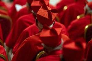 Conclavul pentru alegerea noului papă începe miercuri la Vatican