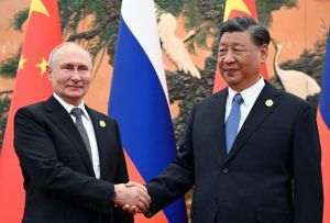 Xi Jinping îşi începe vizita în Rusia