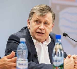 Crin Antonescu: Am dreptul să nu fiu luat în turmă pentru o nouă "salvare" a ţării