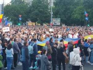 Şeful autoproclamat al Mişcării Legionare îndepărtat de la manifestaţie