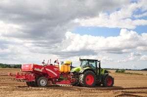 Comisia Europeană relaxează regulile pentru subvenţiile agricole