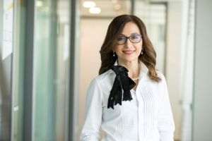 EY: Divertismentul live şi local câştigă teren la nivel global