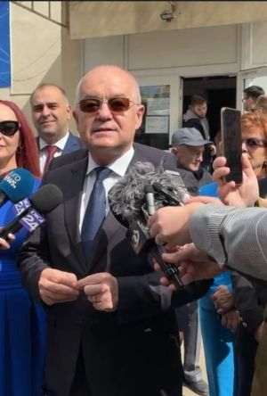  Emil Boc: "Azi e un referendum pro sau anti-Europa"