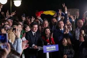 Senatori americani: Felicitări preşedintelui ales Nicuşor Dan. Felicităm milioanele de alegători din România şi din diaspora