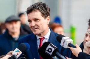 Nicuşor Dan a afirmat, la finalul săptămânii trecute, că nu se pune problema eliminării cotei reduse de 9% pentru alimentele de bază sau a majorării taxei pe valoare adăugată (TVA) la energie de la 5% la 19%.Sursa foto: facebook / Nicuşor Dan