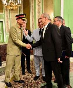 Preşedintele Iranului a sosit într-o vizită în Oman, mediator între Teheran şi Washington