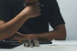 Frica de incertitudine economică schimbă comportamentul financiar