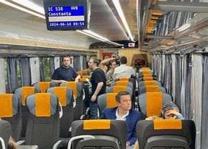 CFR Călători introduce patru noi trenuri modernizate pe ruta Braşov - Bucureşti - Constanţa
