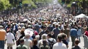 Sondaj INSCOP: 77% dintre români sunt de acord cu reducerea cheltuielilor de funcţionare a statului
