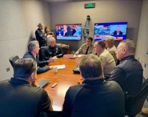 Governor Gavin Newsom, during a meeting with police and emergency services representatives in Los Angeles, to manage the situation caused by the protests generated by the decision of the Trump Administration, said: "We are here to maintain the peace, not to get involved in Donald Trump's political games." (Photo source: https://x.com/CAgovernor)