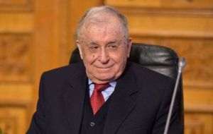 Fostul preşedinte Ion Iliescu, internat la Spitalul "Prof. Dr. Agrippa Ionescu"