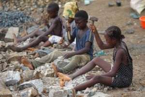 138 de milioane de copii exploataţi prin muncă la nivel global, avertizează OIM şi UNICEF