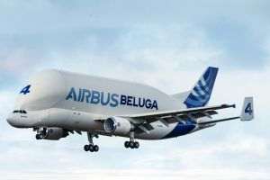 Airbus şi-a îmbunătăţit estimările privind vânzările de avioane, în pofida tensiunilor comerciale
