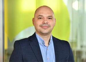 „Pentru a avea succes, orice reconversie profesională trebuie să fie un proces structurat, care necesită planificare atentă şi perseverenţă”, declară inginerul SoftServe, Roman Murzac. 