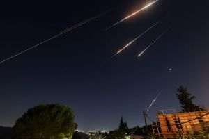Armata israeliană vizează sistemele aeriene iraniene din regiunea Teheranului
