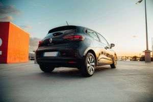 Demisia directorului Renault pune sub semnul întrebării relansarea fragilă a Renault