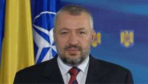 Iulian Fota ne-a precizat: "Trebuie să semnalăm faptul că, plecând de la discuţia cu Vladimir Putin, este pentru prima dată când Donald Trump conexează cele două dosare, Ucraina-Rusia şi Israel-Iran. Israelul este în aceeaşi situaţie ca şi Ucraina. Ruşii vor să distrugă Ucraina şi Occidentul nu permite acest lucru, iar Iranul doreşte să distrugă statul Israel. Practic în acest moment Israelul şi Ucraina devin cauze ale Occidentului, mai ales că actuala confruntare din Orientul Mijlociu este şi una anti-occidentală din partea Iranului şi celor apropiaţi lui". (Sursa foto: facebook / Iulian Fota)