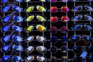 Cele mai bune 4 branduri de ochelari de soare în 2025 - de la Ray-Ban la Persol