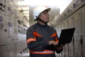 Reţele Electrice România lansează licitaţie de peste 132 milioane lei pentru modernizarea reţelei de distribuţie electrică