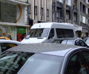 Vânzările de autovehicule comerciale şi minibuze au scăzut cu 68,4%