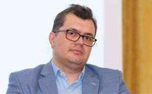 conferinta-digitalizare-si-siguranta-cibernetica388221-liviu-sima-it-genetics-388221digitalizarea-fara-protectie-este-o-poarta-catre-vulnerabilitate388221-07840650